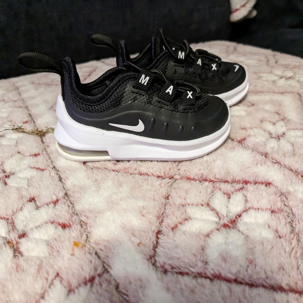 Nike baby air max size 2